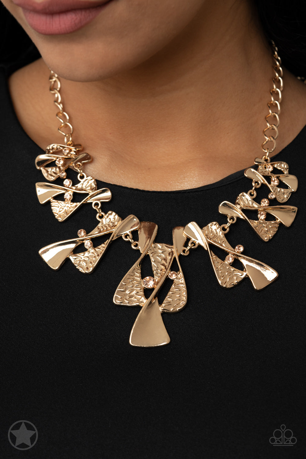 Paparazzi Necklace Blockbuster - The Sands of Time - Gold P2RE-GDXX-010XX